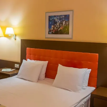 Park Romantica سفيلين جراد